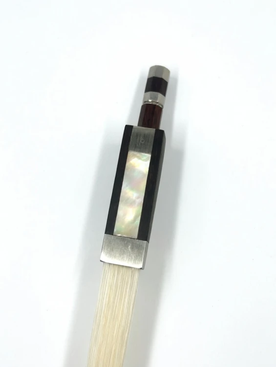 Smyczek do skrzypiec 4/4 z drewna brazylijskiego, hebanowa żabka , 8-kątny